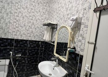 استديو بأثاث مريح وبسيط 