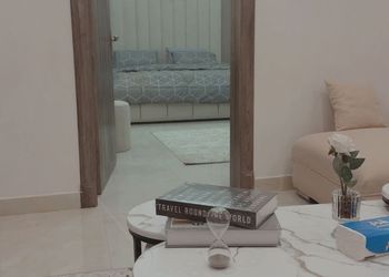 شقة بصالة جلوس وغرفة نوم 
