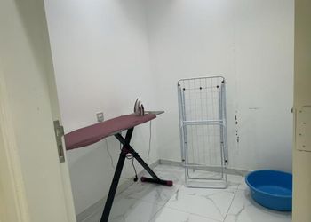 شقه ثلاث غرف وصاله وغرفه خادمه