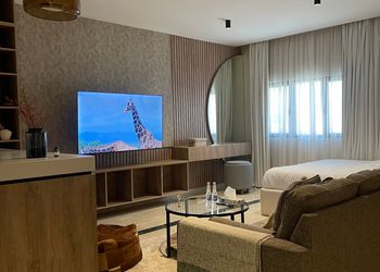 استديو هادئ بدخول ذاتي 