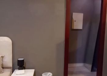 استديو بسرير ماستر وجلسة 