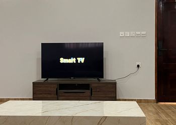شقة بغرفتين نوم وصالة 