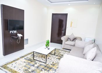شقة بغرفتين نوم وصالة 