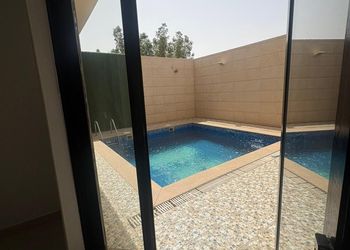 شاليه بجلسة خارجية ومجلس 