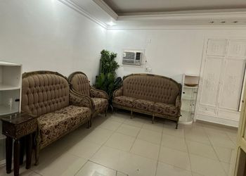 شقة بغرفتين نوم وأثاث مريح