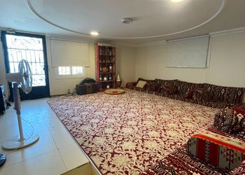 شقة بثلاث غرف نوم وصالة جلوس