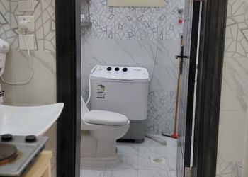 استديو بسرير ماستر وأثاث مريح 