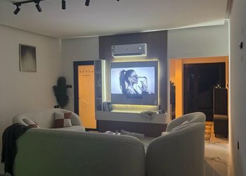 استديو بجاكوزي وكراج دخول ذاتي