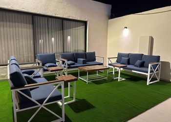 استراحة بمسطحات خضراء