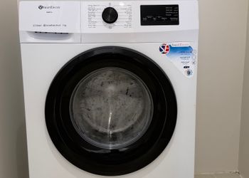 شقة بغرفة معيشة وغرفتين نوم 