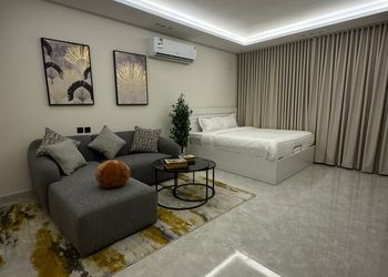 استديو باثاث مريح وبسيط 