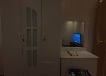 استديو بسرير ماستر وجلسة 