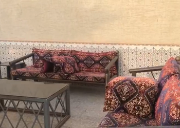 شاليه بصالة ومسبح خارجي 