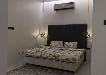 شاليه بمسطح اخضر ومسبح 
