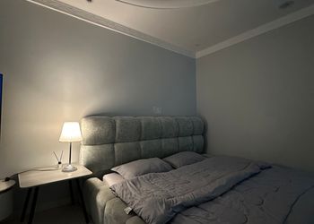 غرفة بأجواء دافئة ومريحة 