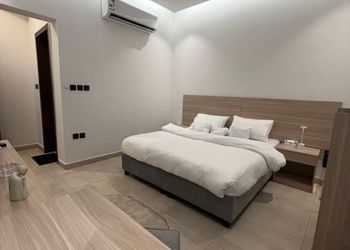 استديو بسرير ماستر