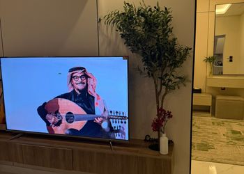 شقة بغرفة معيشة وغرفة نوم 