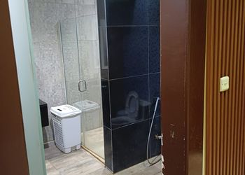 شاليه بجلسة خارجيه ومسطح اخضر في قرطبه
