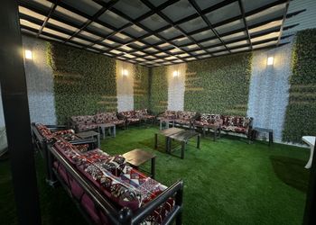 استراحة بمسطح اخضر ومجالس