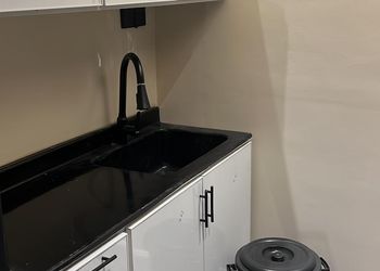 استديو بسرير ماستر وجلسة جانبية