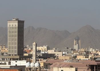 شقة بغرفتين نوم وصالة