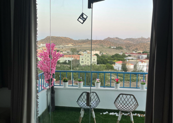 شالية ثلاث غرف نوم وصالة وبلكونه