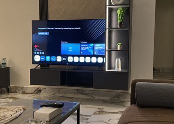 استديو بأثاث مريح وبسيط 