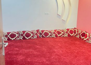 استراحة بمسطح اخضر ومجالس
