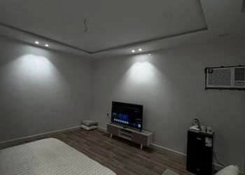 استديو بسرير ماستر وجلسة جانبية 