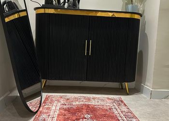 استديو بأثاث مريح وبسيط 