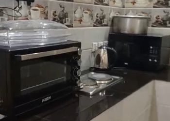 شاليه بجلسة خارجية ومسبح 