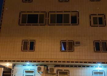 استديو بسرير ماستر وجلسة 