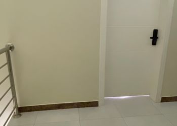 استديو بسرير ماستر وجلسة جانبية 