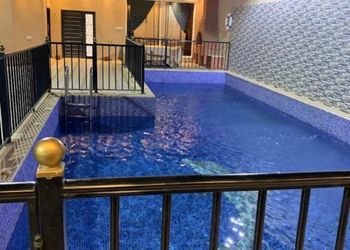 شاليه بسطح اخضر و ركن شواء