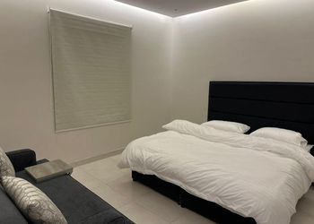 استديو هادئ بسرير ماستر 