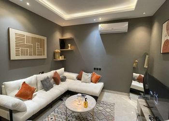 شقة بدخول ذاتي وتصميم هادئ