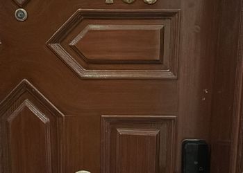 استديو بأثاث مريح وبسيط 