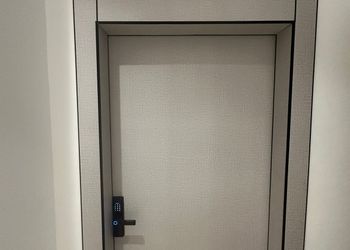 استديو بسرير ماستر وجلسة جانبية 