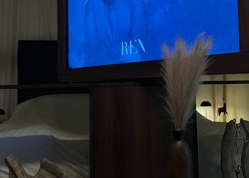 استديو بسرير ماستر وجلسة جانبية
