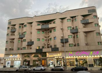 استديو بسرير ماستر وأثاث مريح 