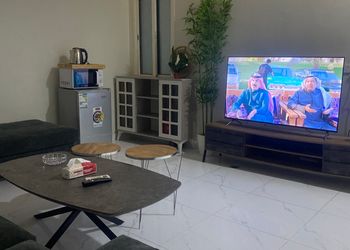 شقة بدخول ذاتي وغرفة نوم 