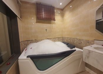 استديو هادئ بسرير ماستر 