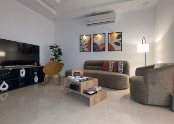 استديو بسرير ماستر وجلسة جانبية 