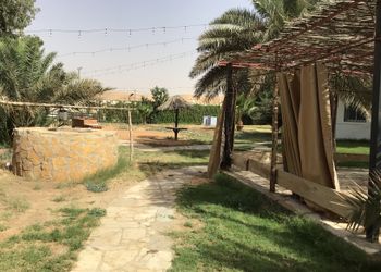 مزرعه بجلسات خارجيه وبيت شعر 