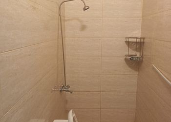 شقة بغرفة معيشة وغرفة نوم 