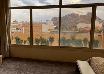 شاليه بمجالس انيقه وواسعه