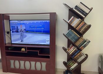 مزرعة بمسبح مطل على الحديقة