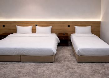 استديو بثلاث اسره فردية