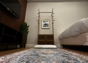 استديو هادئ بدخول ذاتي 