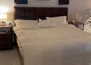 استديو بسرير ماستر وجلسة جانبية